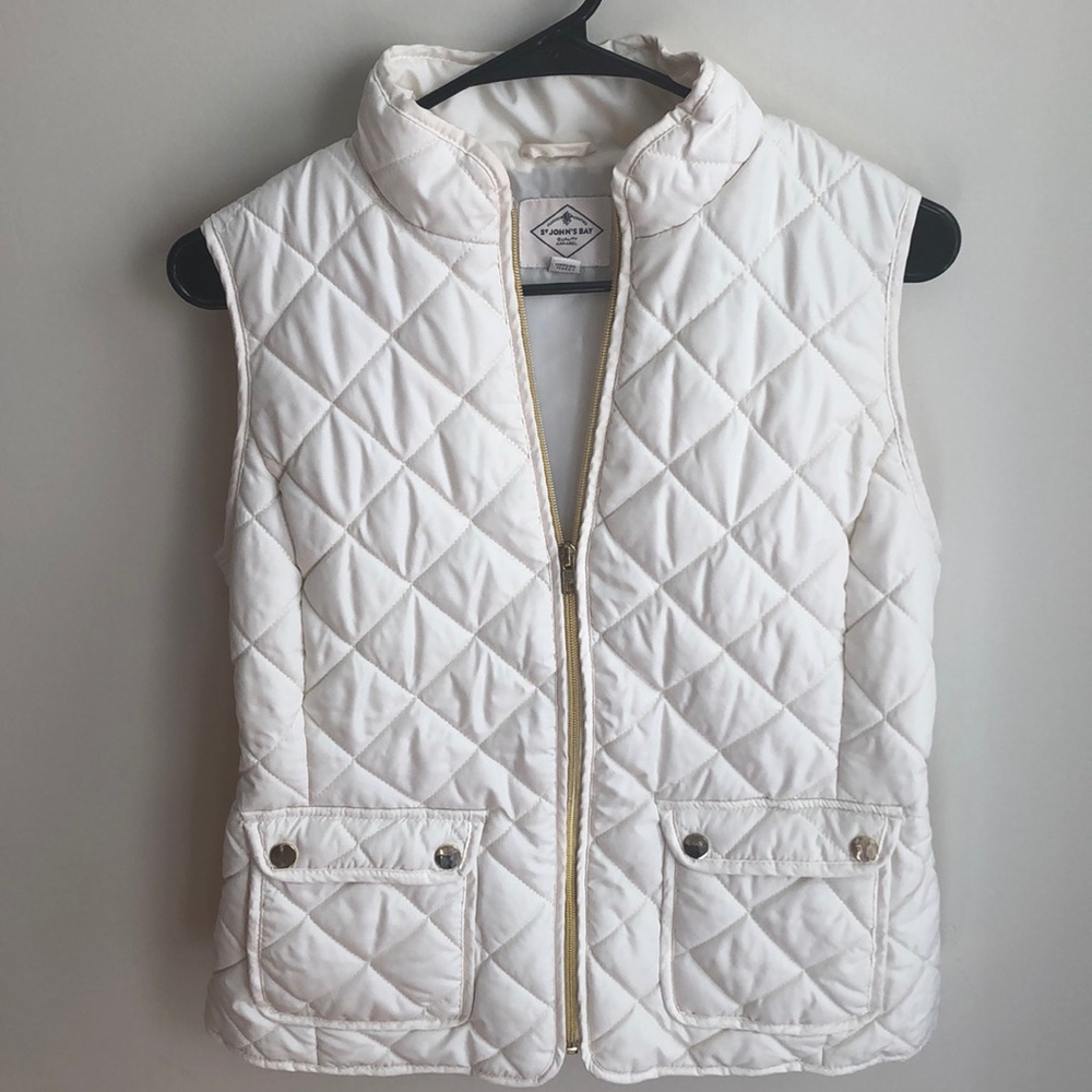 White puffer vest